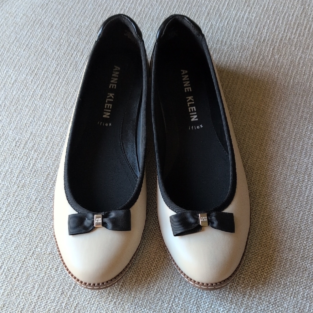 Anne Klein Cream and Black Bow Flats